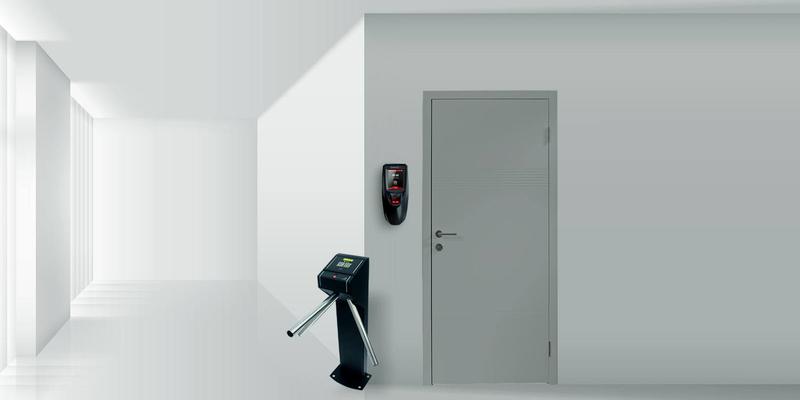 Leitor facial e catraca em portaria